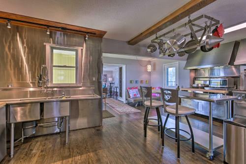 Riverfront New Bern House With Gourmet Kitchen!