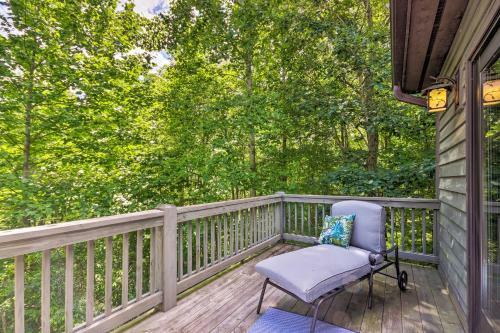 Spacious Sapphire Home With 2 Decks And Mtn Views