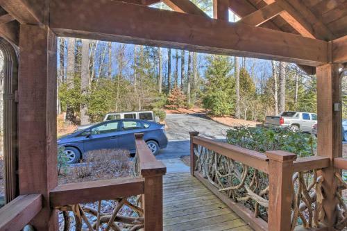 Updated Sapphire Resort Cottage, Walk To Ski Slope