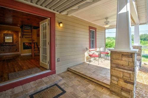 Remodeled Swannanoa Cottage With Sauna, Yardandfire Pit