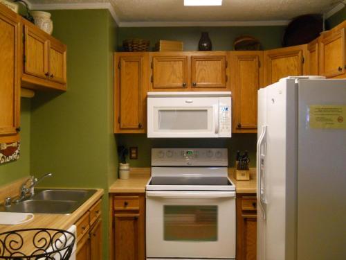 Sugar Ski & Country Club Unit 423