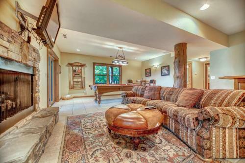 Mountain Heritage Lodge