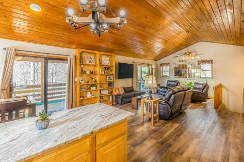 Crashing Creek Cabin
