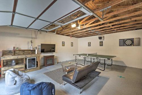 Hot Tub And Fire Pit At Blue Ridge Bungalow!
