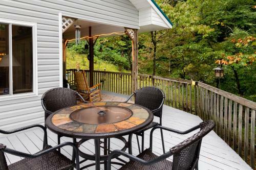 2 Bed 2 Bath Vacation Home In Whittier I
