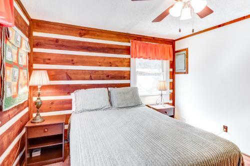 2 Bed 2 Bath Vacation Home In Whittier II