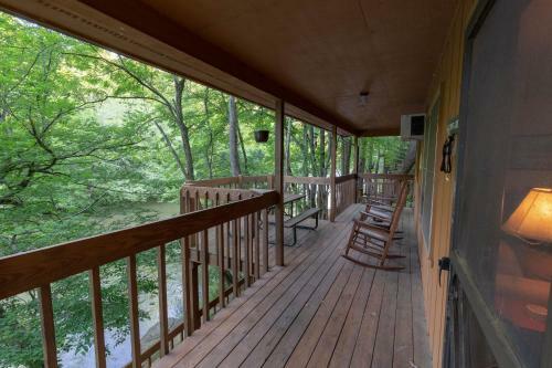 2 Bed 1 Bath Vacation Home In Whittier