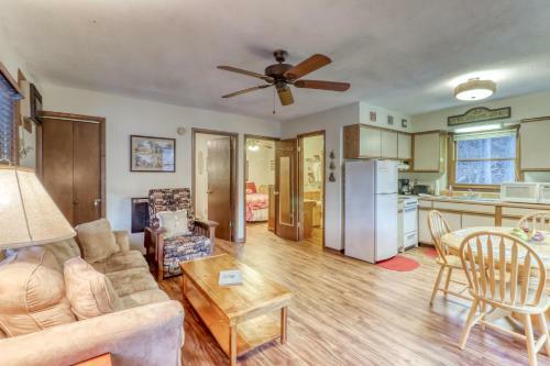 2 Bed 1 Bath Vacation Home In Whittier