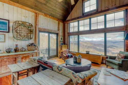2 Bed 2 Bath Vacation Home In Whittier VI