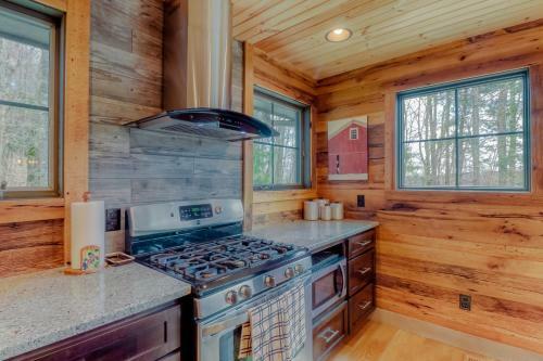 2 Bed 2 Bath Vacation Home In Whittier VI