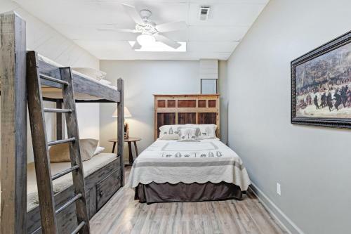 4 Bed 4 Bath Vacation Home In Whittier