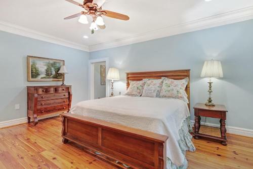 4 Bed 4 Bath Vacation Home In Whittier