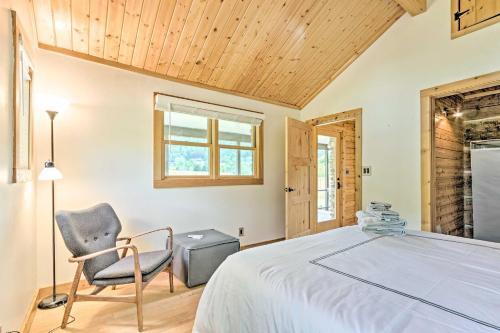 Custom Creekside Cabin 15 Mi From Asheville!