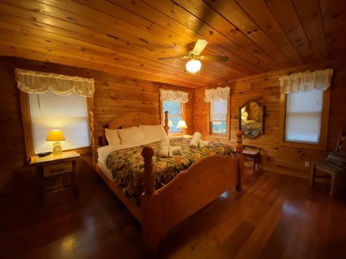Shady Ridge Lodge Cabin