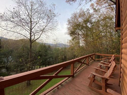 Shady Ridge Lodge Cabin