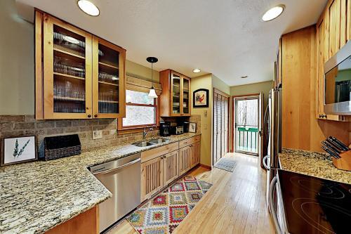 Private Mountain-view Home Near Skiing, Golf, Lake Home