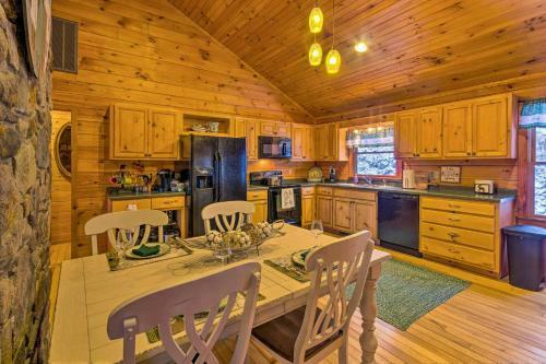 Secluded Mountain-view Cabin With Great Porch!
