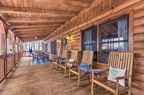 Secluded Mountain-view Cabin With Great Porch!