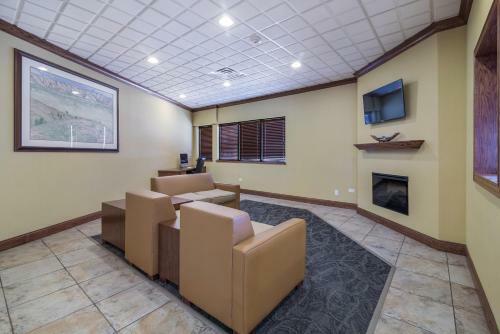 Hotel Badlands Inn & Suites
