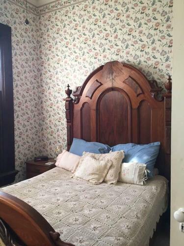 Bed & Breakfast 1873 Victorian Rose