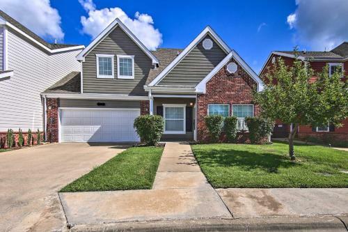 Spacious Townhome, Walk To Lake And Restaurant!