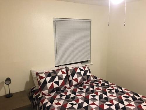 Two-bed One-bath Downstairs Close To Fort Sill!