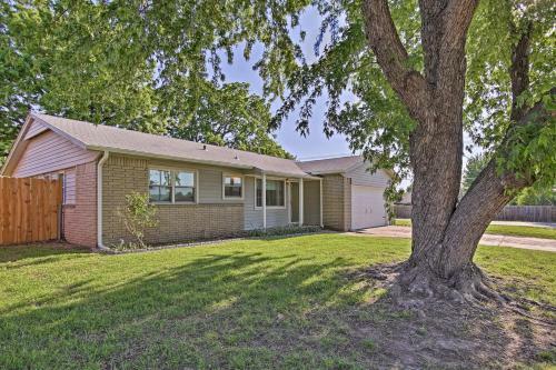 Spacious House With Yard - Mins From Downtown Tulsa!