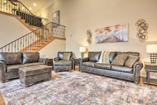 Upscale House With Pool - By Historic Route 66!