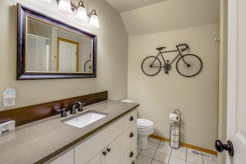 Lovely Bend Retreat With Private Patio & Firepit Home