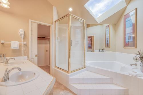 River Ridge Three-bedroom Condos
