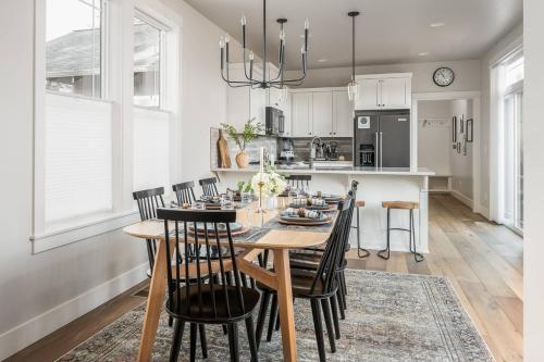Bend Mountain Modern