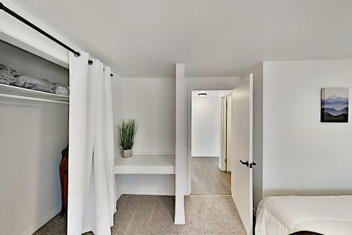 Apartamento Remodeled Retreat - Firepit - Near Dining & Shops Duplex