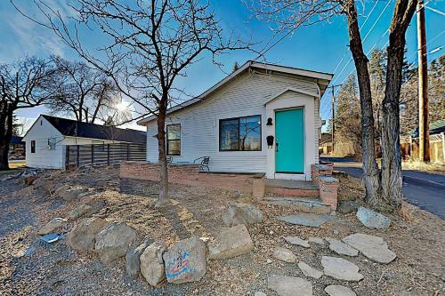Walkable Galveston Corridor Gem With Home Office Home