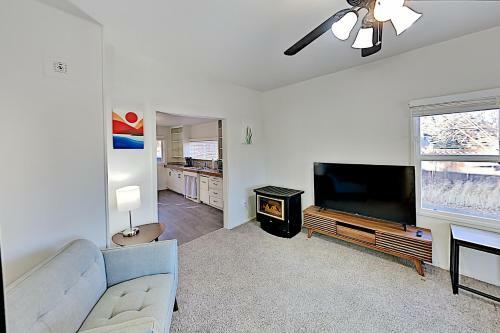 Walkable Galveston Corridor Gem With Home Office Home