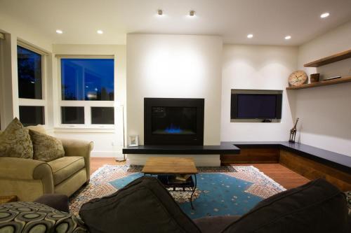 The Golden Zone Home