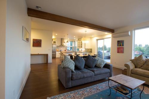 The Golden Zone Home