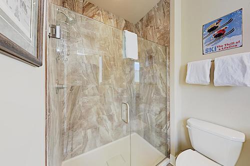 Apartamento Deschutes Landing At The Old Mill Riverfront Condo