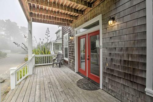 Dog-friendly Home With Hot Tub And Deck Walk To Beach