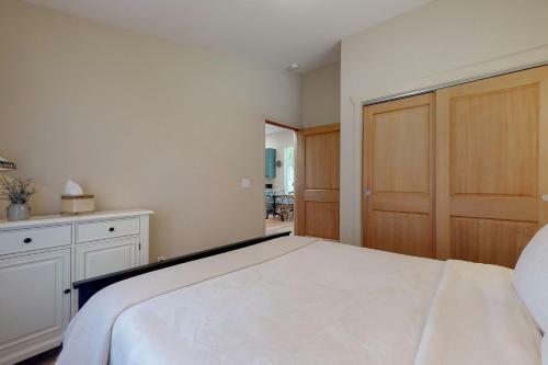 2 Bed 1 Bath Vacation Home In Gold Beach