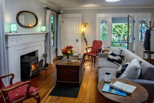 Bed & Breakfast Inn At The Gorge