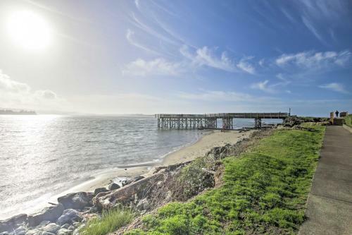 Relaxing Coastal Escape 450 Feet To The Beach