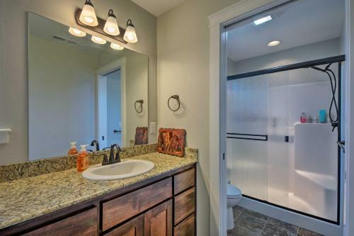 Cozy Home With Yard - 3 Mi To Downtown Medford!