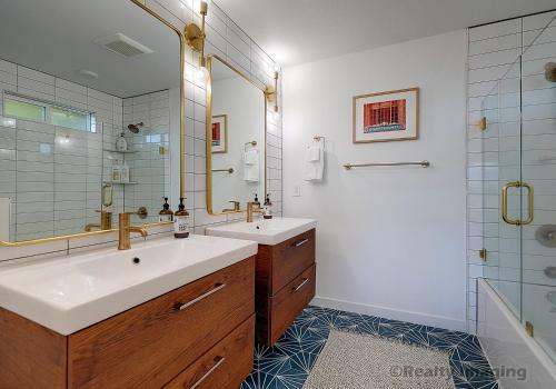 Mid Century Modern With Sweeping Northwest Hills And Sunset Views