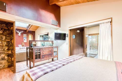 Zigzag Lodge