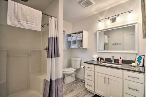 Modern Retreat Less Than � Mi From Rockaway Beach!