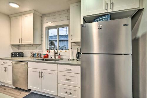 Modern Retreat Less Than � Mi From Rockaway Beach!