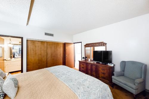 2 Bed 2 Bath Apartment In Sand And Sea Condos