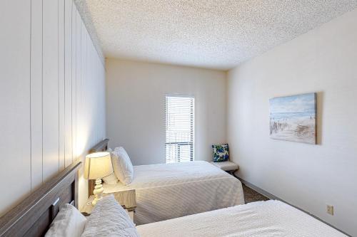 2 Bed 2 Bath Apartment In Sand And Sea Condos