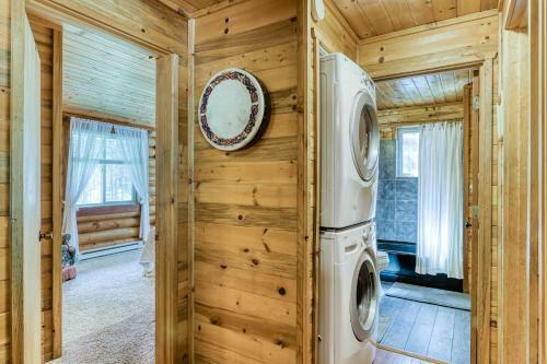 Osprey Cabin