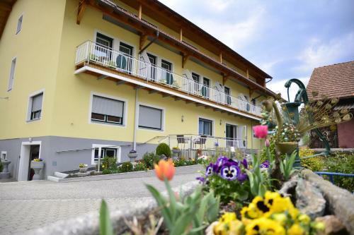 Hotel-gasthof Stoff